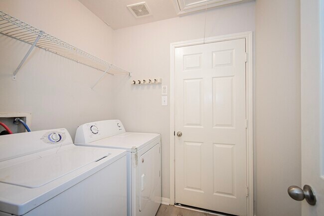 Building Photo - 3111 Myrtle Ranch Dr