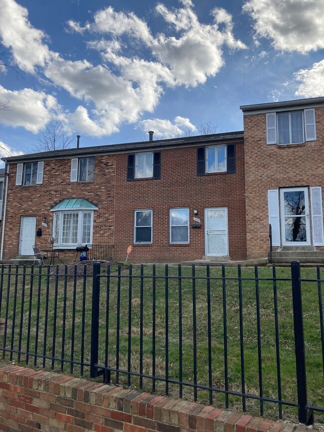 Building Photo - 1605 Addison Rd S