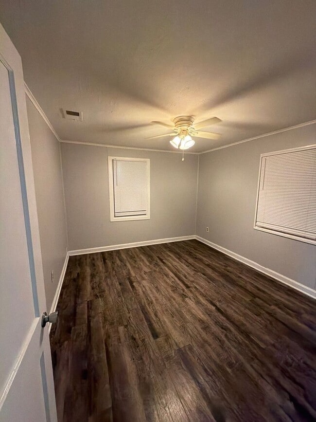 Building Photo - Very Nice Newly Renovated Home in Glenview