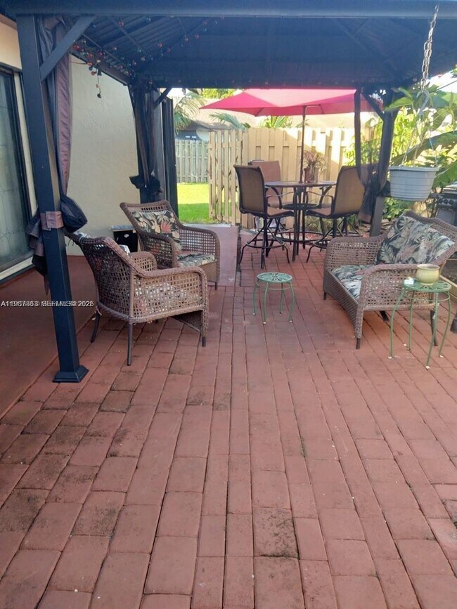 Building Photo - 1419 Yellowthroat St