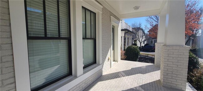 Building Photo - 3752 Memphis Dr