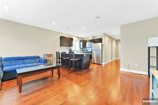 Building Photo - 210 Hackensack St