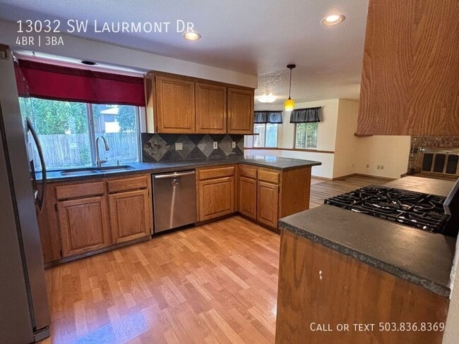 Building Photo - 13032 SW Laurmont Dr