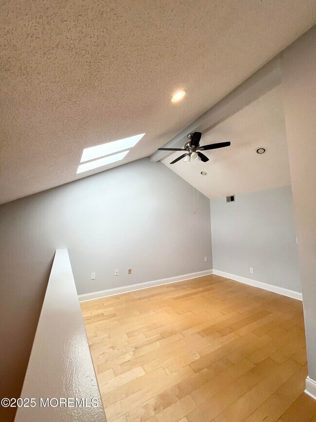 Building Photo - 356 Sunshine Ct
