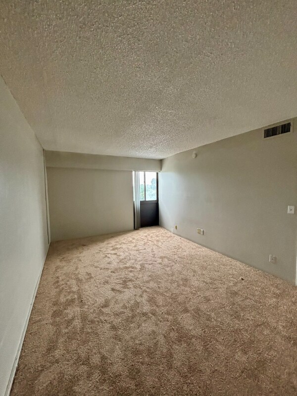 Building Photo - 1400 Millersport Hwy