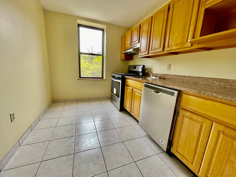 Building Photo - 268 Broadway