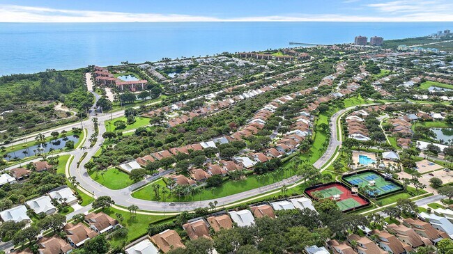 Building Photo - 2902 29th Ct