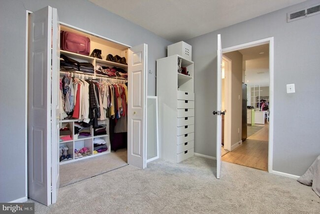 Building Photo - 10026 Fair Wds Dr