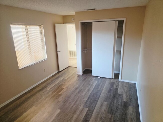 Building Photo - 7543 Sugar Bend Dr