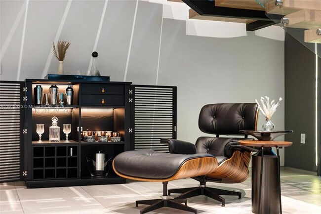 Building Photo - 77 SW 18th Terrace