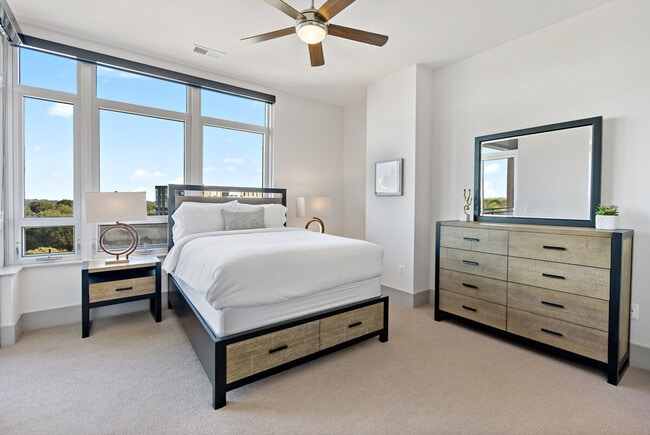 Building Photo - 1820 Fonthill Ct