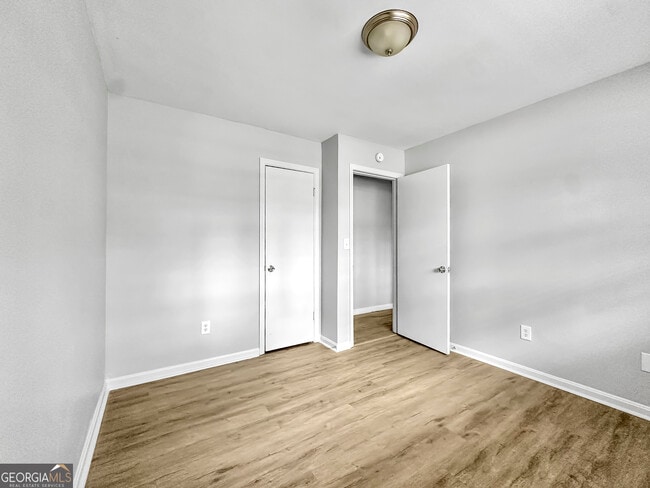 Building Photo - 506 Shady Ln Dr