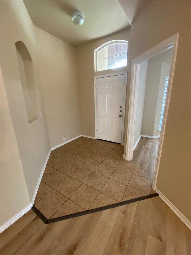 Building Photo - 2307 Paradise Ridge Dr