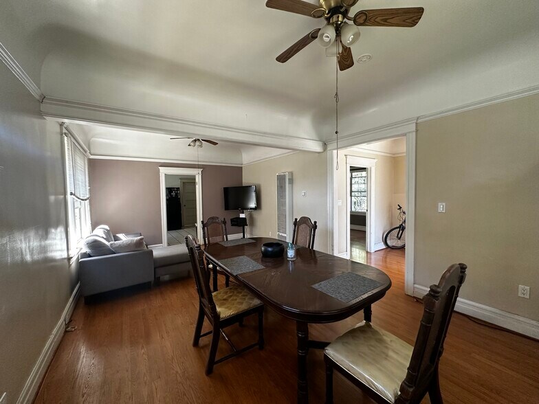 Building Photo - 1193 W 35th St