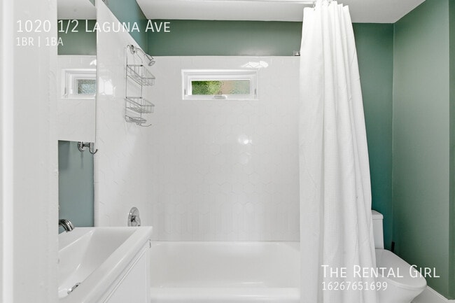 Building Photo - 1020 1/2 Laguna Ave -