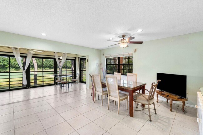 Building Photo - 6446 Aspen Glen Cir