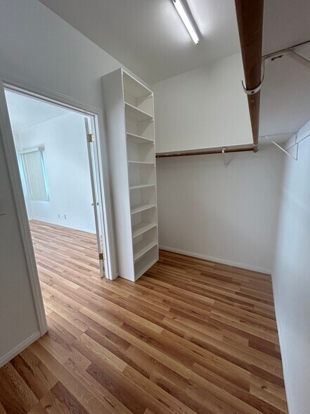 Master walk-in closet - 6418 W 6th St