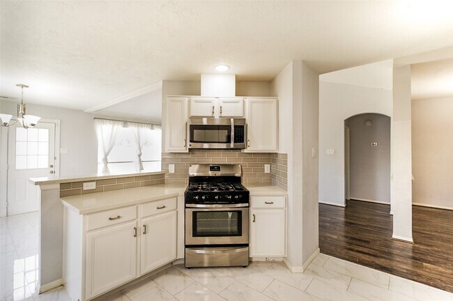 Building Photo - 16915 Pheasant Ridge Dr