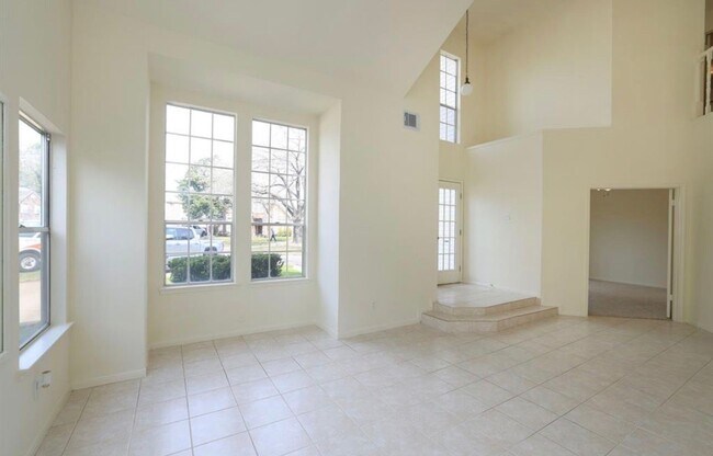 Building Photo - 10707 Williston Dr