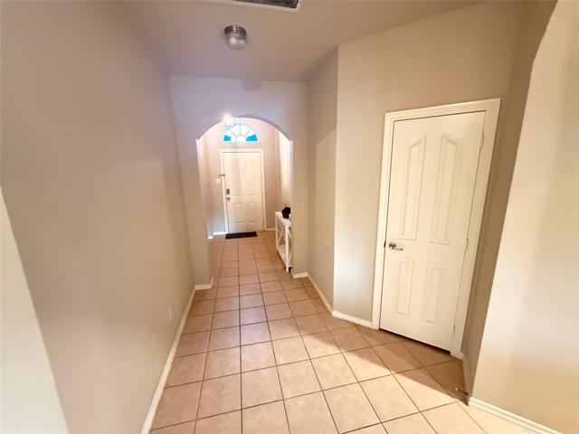 Building Photo - 10605 Foothill Dr