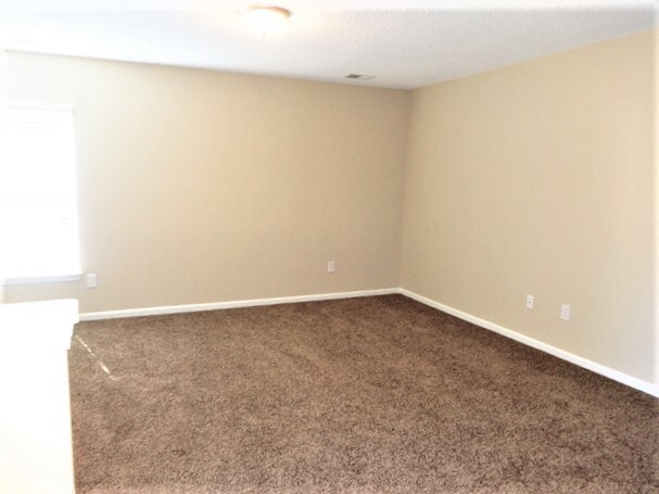 Building Photo - 235 Emerald Isle Dr