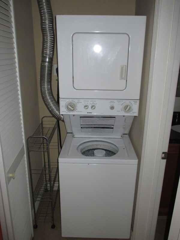 Building Photo - TEMECULA ST- BEAUTIFUL CONDO W/ VIEWS, IN-UNIT W/D, TILE FLOORING