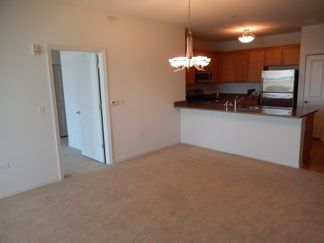 Building Photo - 850 Village Center Dr