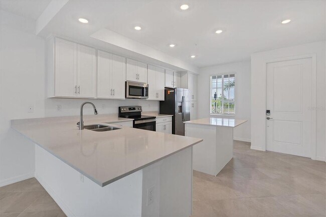 Building Photo - 14161 Heritage Landing Blvd