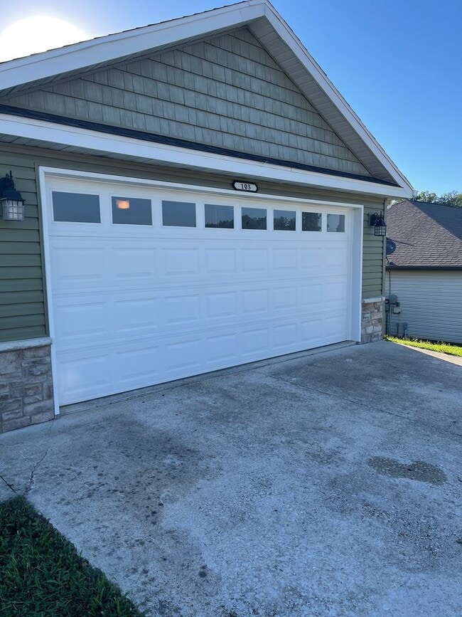 Building Photo - May 5th