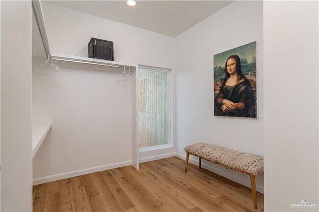 Building Photo - 18 Warbler Ave