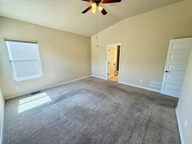 Building Photo - Beautifully Maintained 5 Bed, 3 Bath Home in Loveland!