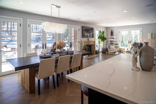 Building Photo - 1144 Post Rd