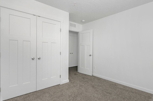 Building Photo - 3710 N Centrepoint Way