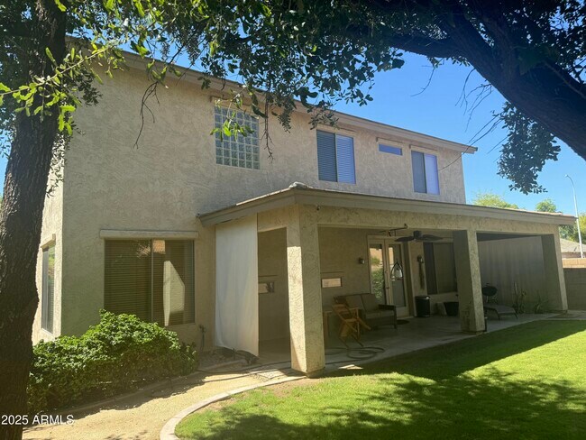 Building Photo - 164 W Goldfinch Way