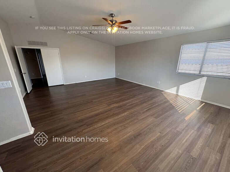 Building Photo - 12813 W Mauna Loa Ln