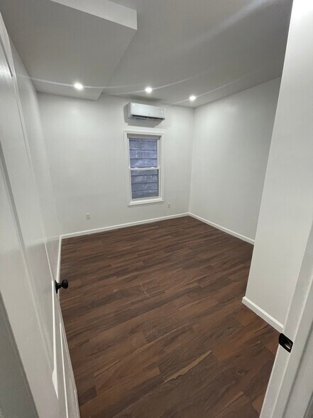 Building Photo - 452 S 1st Ave