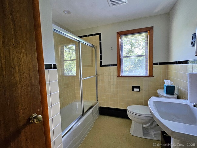 Building Photo - 839 Litchfield St