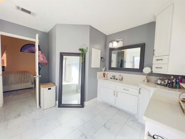 Building Photo - 10503 Desert Springs Cir