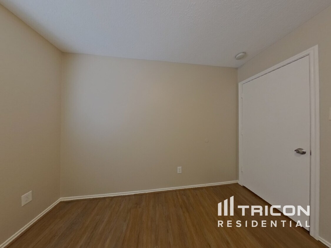 Building Photo - 33107 Cottonwood Bend