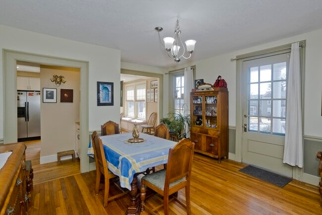 Building Photo - 25 Woodbridge St