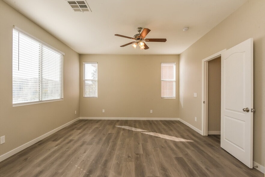 Building Photo - 3917 W Irvin Ave