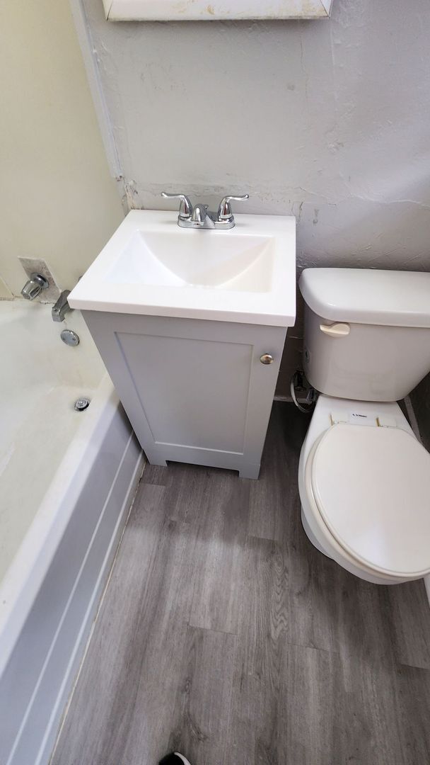 Building Photo - Nice 4 Bedroom, 2 Bath Home Near OCU & The...