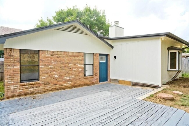 Building Photo - 7905 Lazy Brook Dr