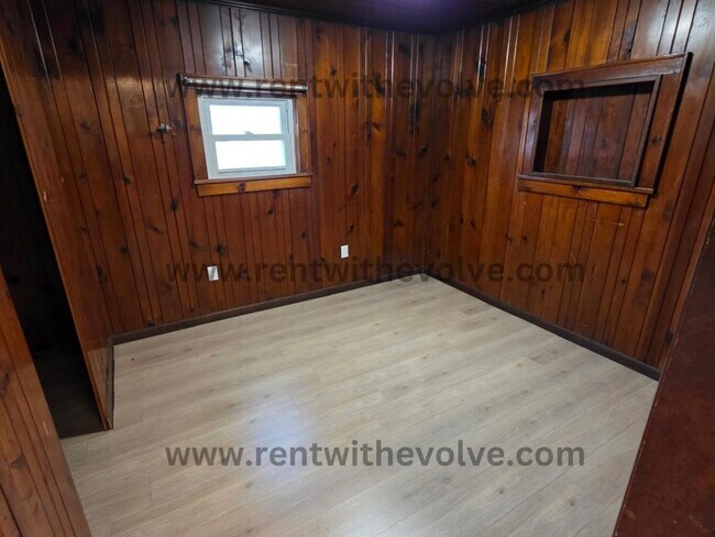 Building Photo - 1854 IN-28