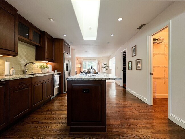 Building Photo - Wine Country Retreat with Guest Cottage & Vineyard Views