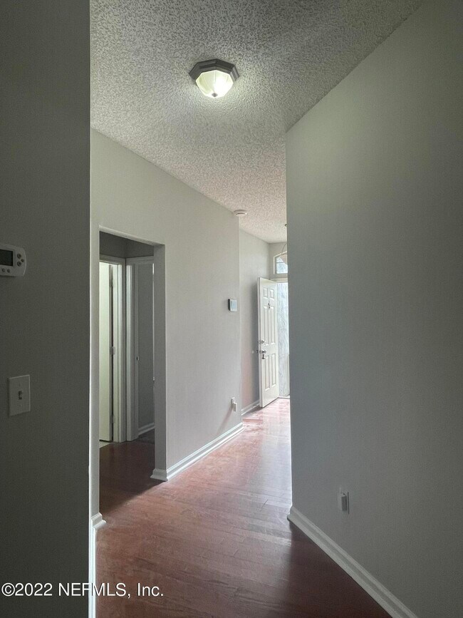 Building Photo - 3348 Volley Dr
