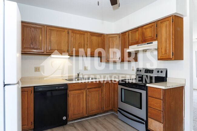 Building Photo - 15054 S Yava Rd