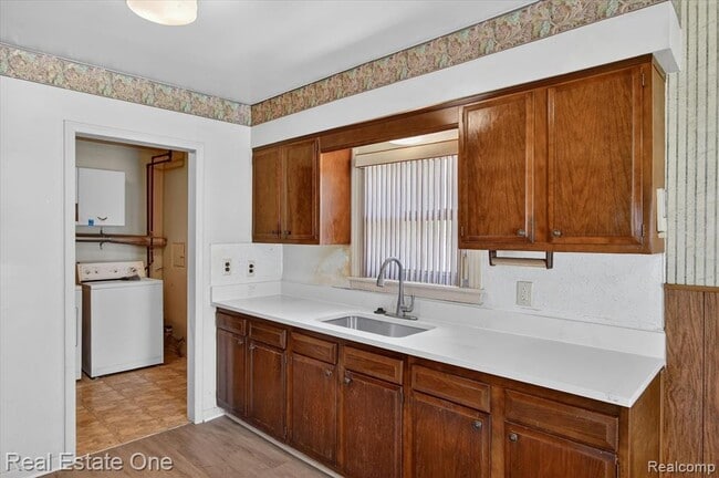 Building Photo - 7420 Drexel St