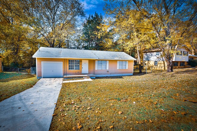 Primary Photo - Single Family Home 3BR / 1BA