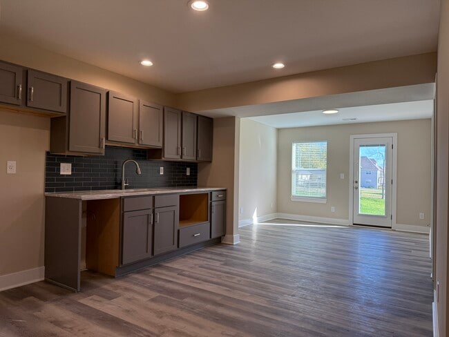 Building Photo - 8531 Kickapoo St